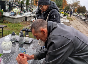 Pamiętamy - odwiedzamy groby zmarłych uczestników ŚDS